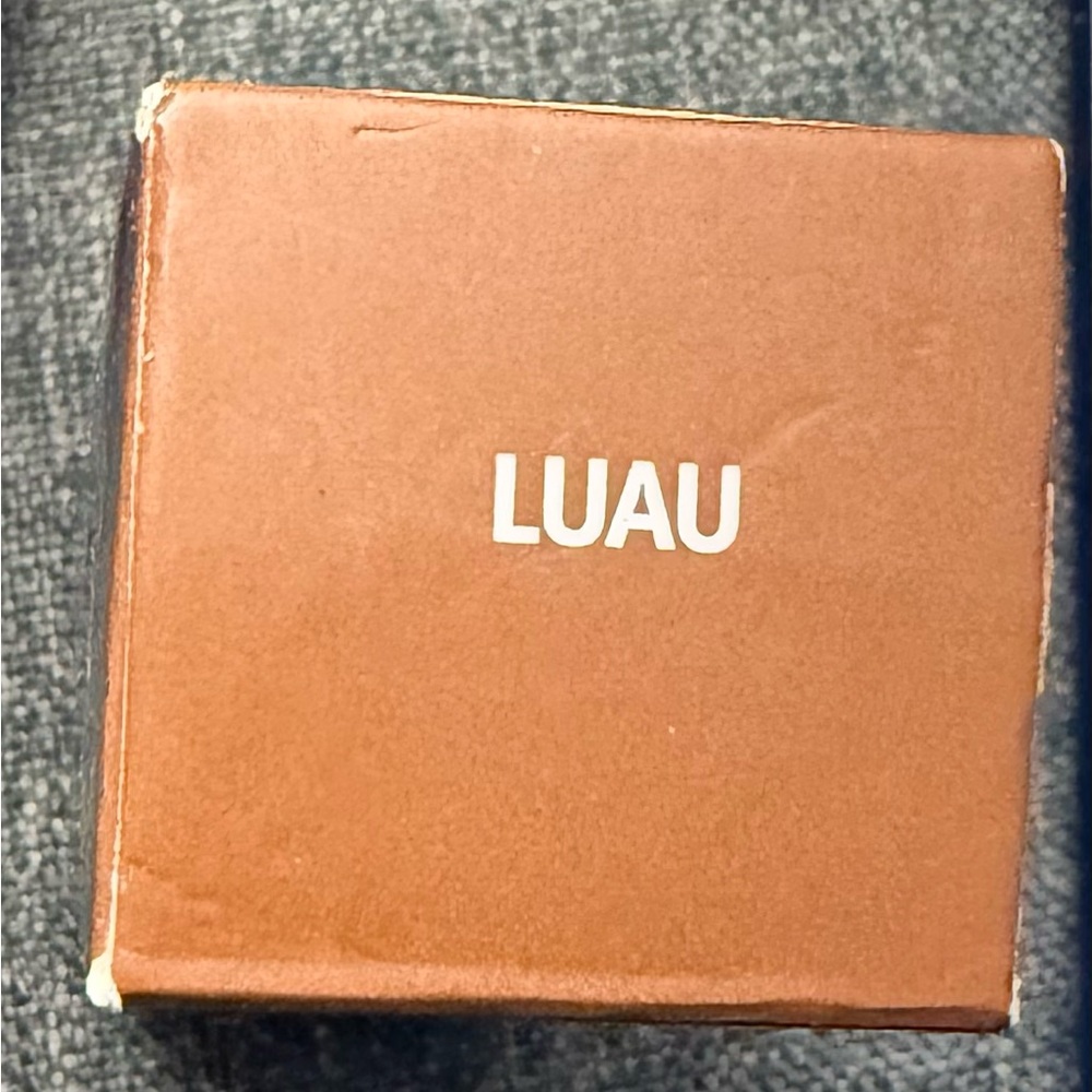Laritzy Cosmetics Bronzer and Contour Shade Stix -Luau (deep chocolate) - Picture 3 of 6